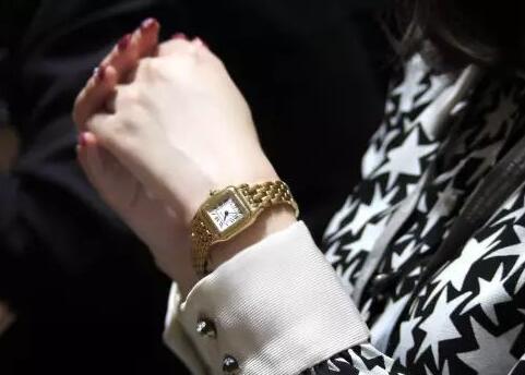 With quartz movements, Cartier duplication watches for women are very stable.