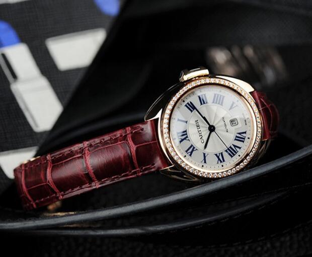 Fancy reproduction watches are decorated with diamonds.