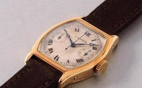 Exquisite replication watches present remarkable chronograph.