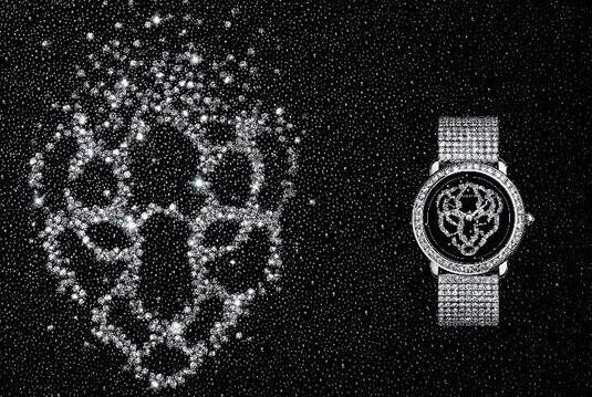 New reproduction watches sales are decorated with diamonds.