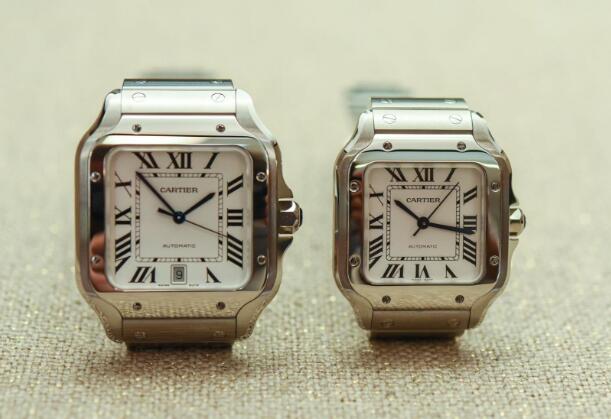Imitation watches online forever are decorated with screws.