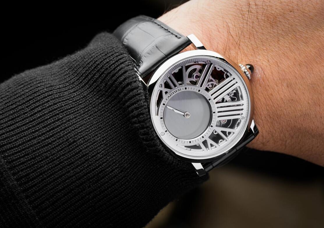 Swiss imitation watches for sale have skeleton structure.
