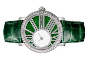 The green dials copy watches are decorated with diamonds.